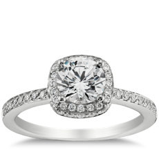 18k 白金光环钻石订婚戒指